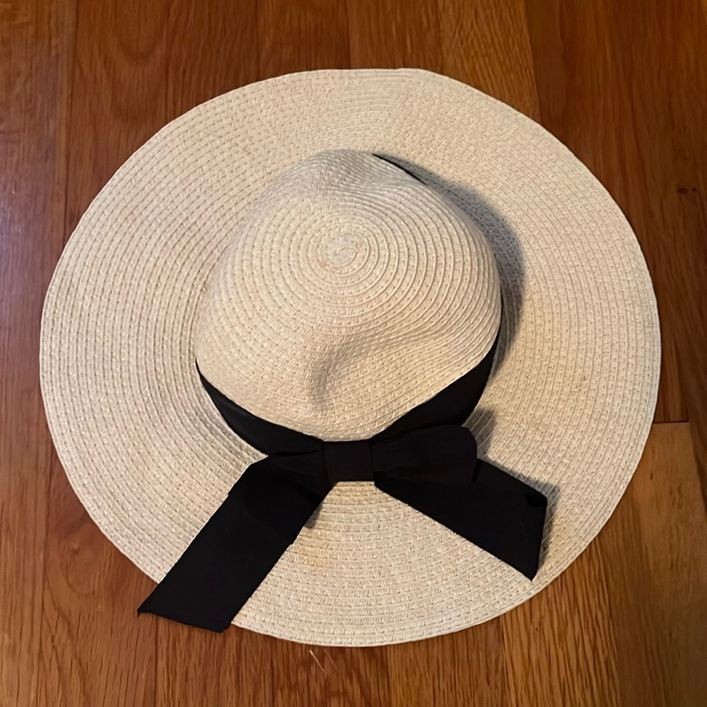 Crewcuts girls sun hat. Size small.